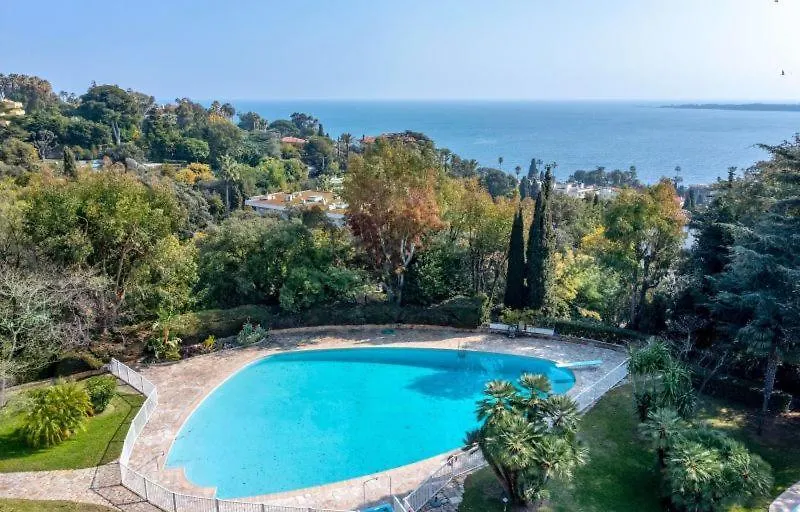 Before Making A Reservation Request, You Must Read Profile Host Section At Bottom Of Page, Otherwise Your Request Will Be Refused ## Luxury Apartment In Cannes ## 0*,  France
