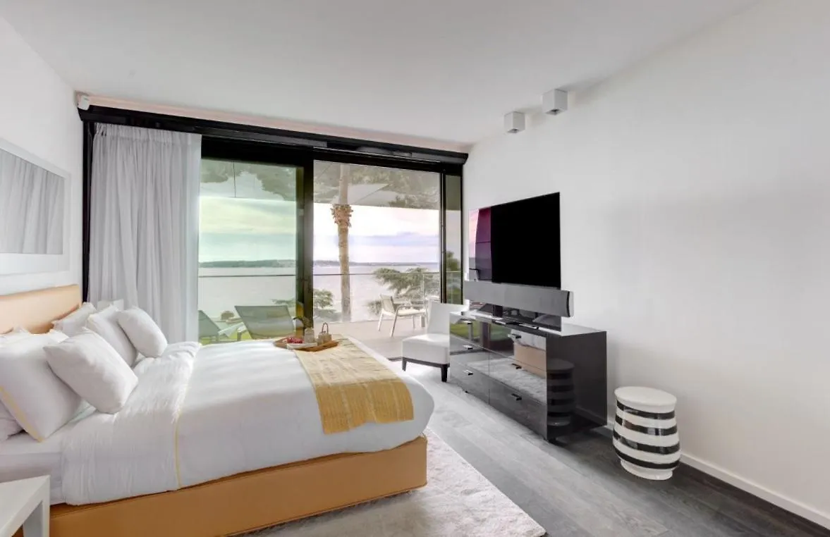 Before Making A Reservation Request, You Must Read Profile Host Section At Bottom Of Page, Otherwise Your Request Will Be Refused ## Luxury Apartment In Cannes ##
