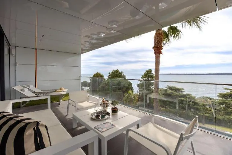 Before Making A Reservation Request, You Must Read Profile Host Section At Bottom Of Page, Otherwise Your Request Will Be Refused ## Luxury Apartment In Cannes ##