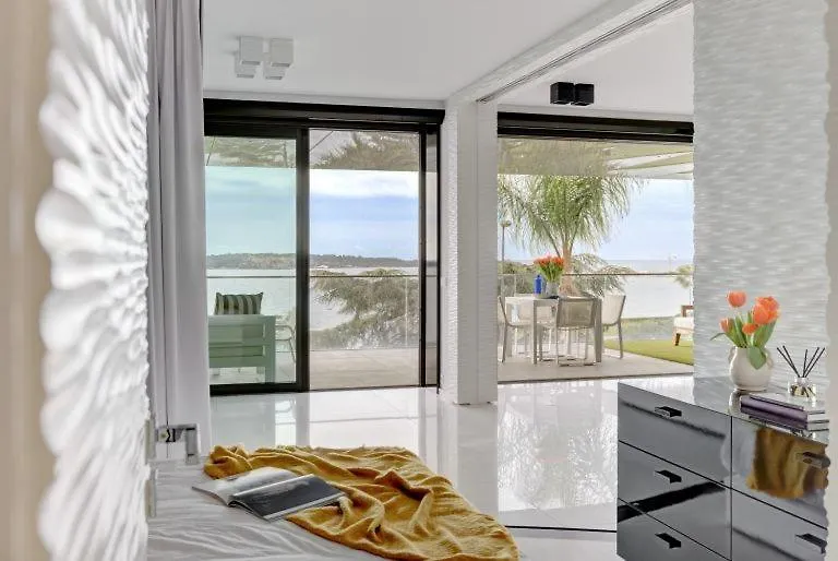 Before Making A Reservation Request, You Must Read Profile Host Section At Bottom Of Page, Otherwise Your Request Will Be Refused ## Luxury Apartment In Cannes ## 0*,