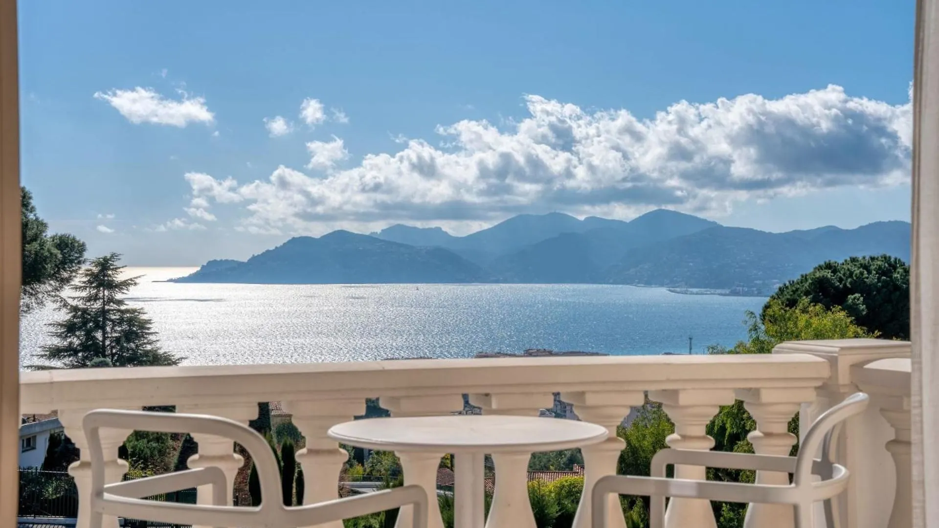 Before Making A Reservation Request, You Must Read Profile Host Section At Bottom Of Page, Otherwise Your Request Will Be Refused ## Luxury Apartment In Cannes ##